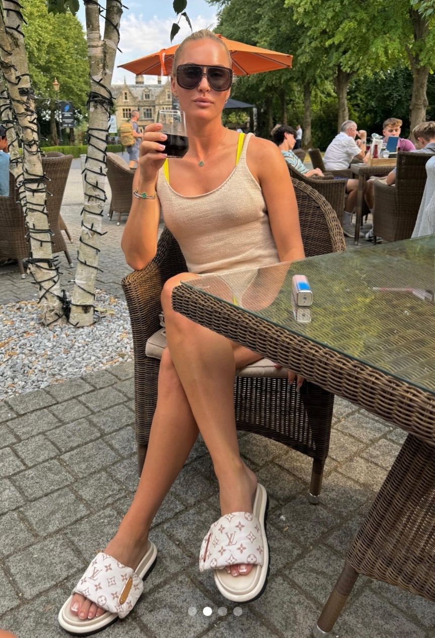 Charley Hull Feet